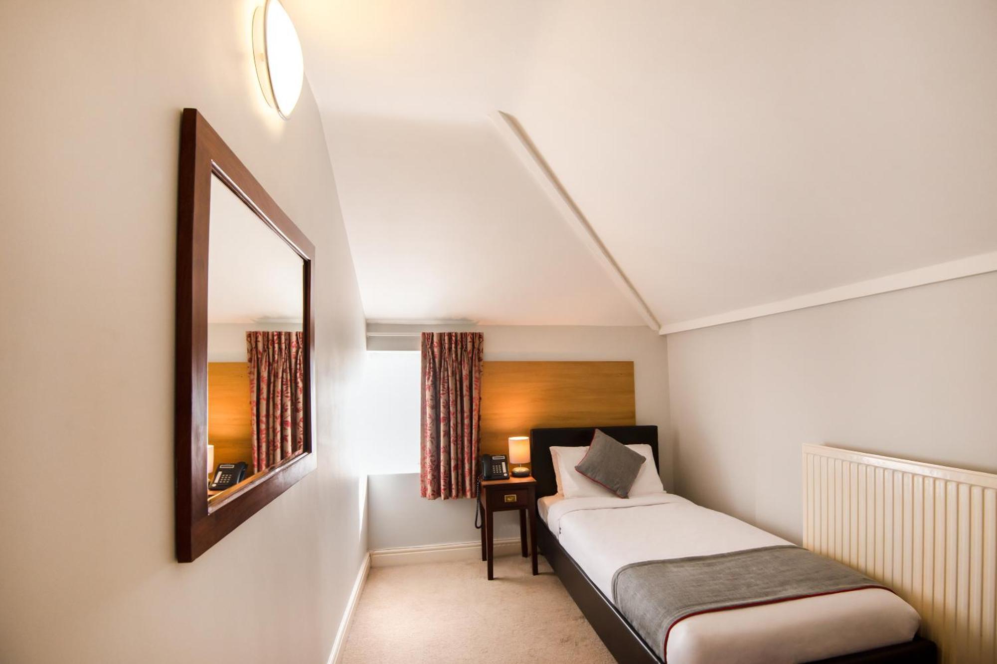 Oyo The Regency, Clifton Bristol Hotell Exteriör bild
