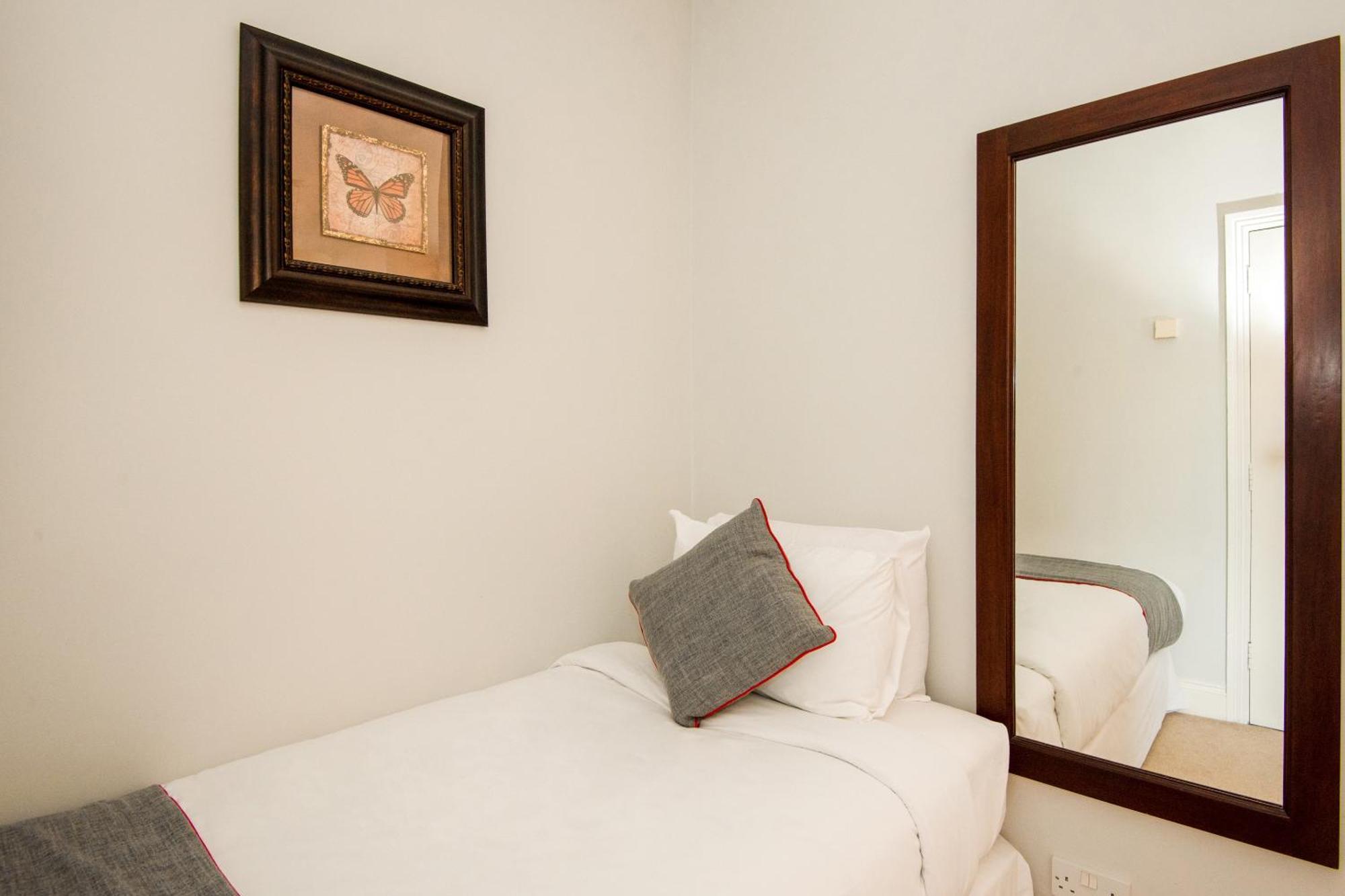 Oyo The Regency, Clifton Bristol Hotell Exteriör bild